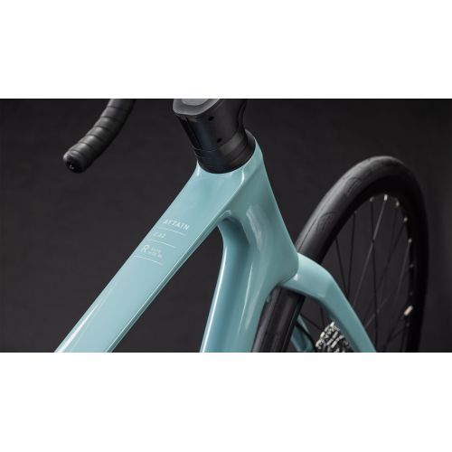 CUBE ATTAIN C:62 RACE SKYLIGHTBLUE´N´CYAN 2026, 60 cm Cijena Akcija