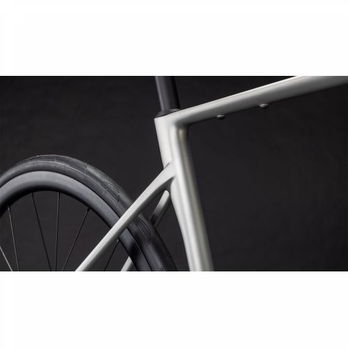 CUBE ATTAIN C:62 SLX SLEEKGREY´N´PRISM 2026, 56 cm Cijena Akcija