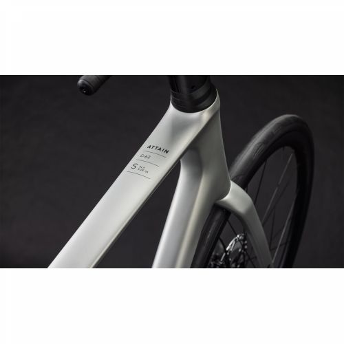 CUBE ATTAIN C:62 SLX SLEEKGREY´N´PRISM 2026, 58 cm Cijena Akcija