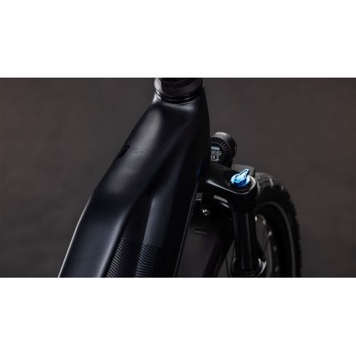 CUBE KATHMANDU HYBRID PRO 800 COAL´N´BLACK 2026 TRAPEZE, 50 cm Cijena Akcija