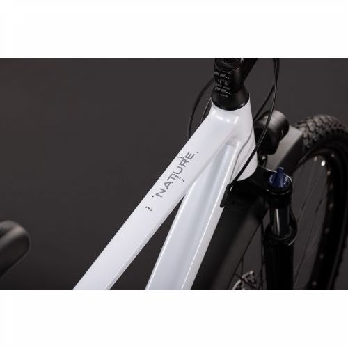CUBE NATURE PRO FE METALLICWHITE´N´REFLEX 2027, 46 cm Cijena Akcija