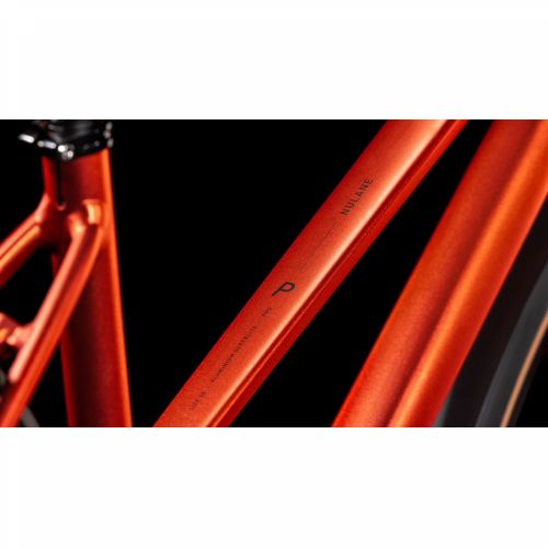 CUBE NULANE PRO FE FIREORANGE´N´BLACK TRAPEZE 2025, 47 cm Cijena Akcija