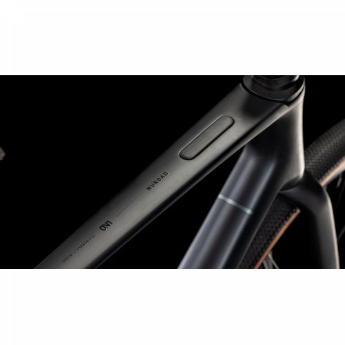 CUBE NUROAD C:62 ONE CARBON´N´GLOSSY 2025, L Cijena Akcija