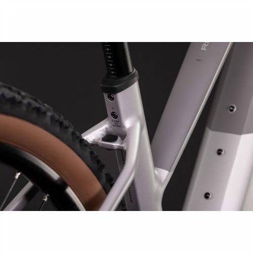 CUBE REACTION HYBRID PRO 800 LILACBREEZE´N´PRIZM 2027 TRAPEZE, S Cijena Akcija