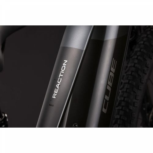 CUBE REACTION HYBRID RACE 800 SLABGREY´N´CHROME 2027 TRAPEZE, L Cijena Akcija