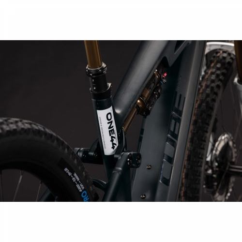 CUBE STEREO HYBRID ONE44 HPC AT 800 CARBON´N´WHITE 2027, M Cijena Akcija