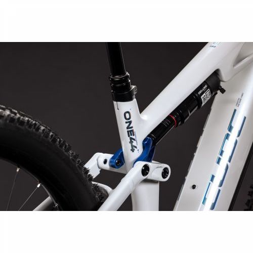 CUBE STEREO HYBRID ONE44 HPC PRO 800 METALLICWHITE´N´BLUE 2027, XL Cijena Akcija